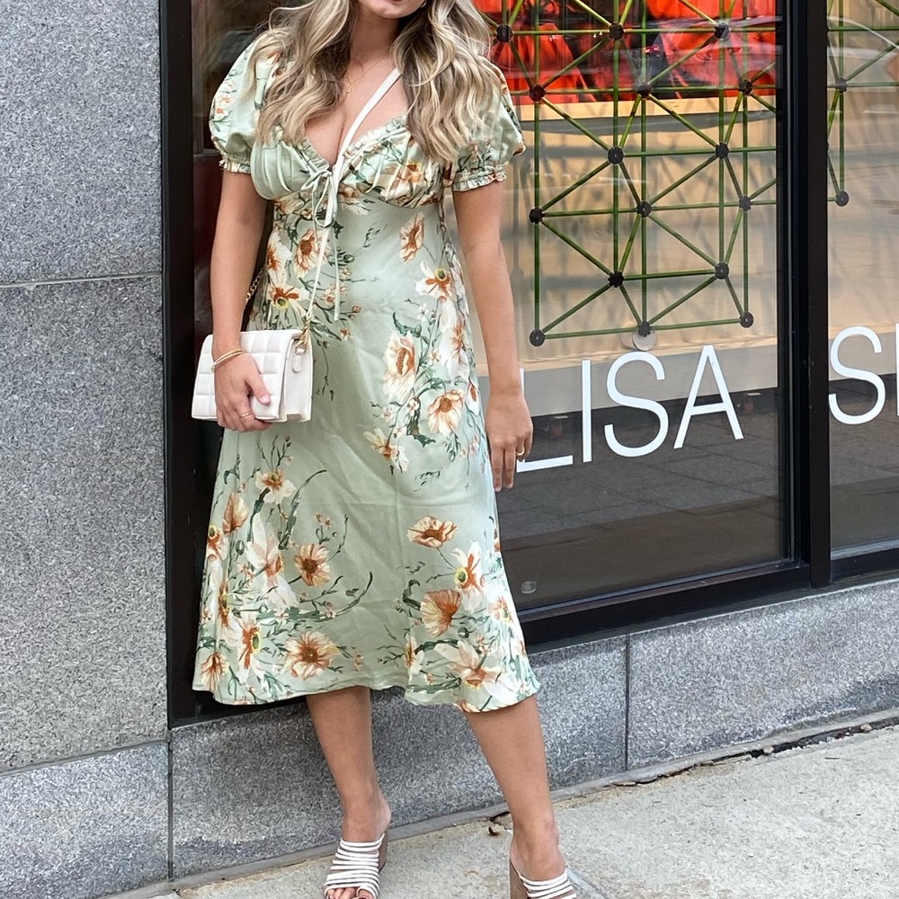 Nordstrom Floret Studios, Size Medium, sage green floral midi dress